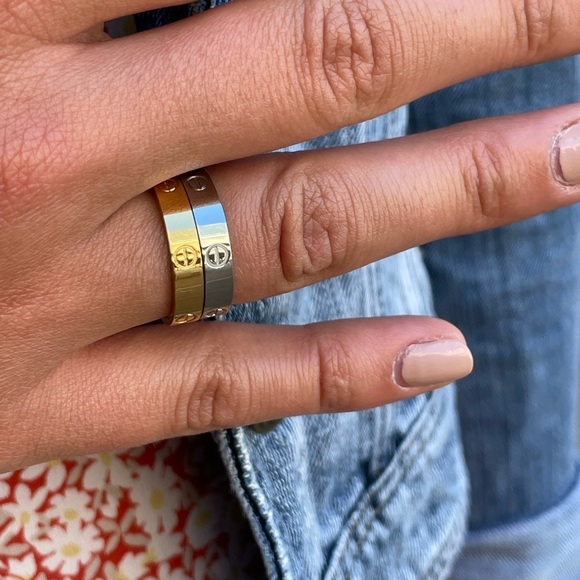 LUXURY SILVER SCREW RING LOVE BAND RING - Picture 6 of 16